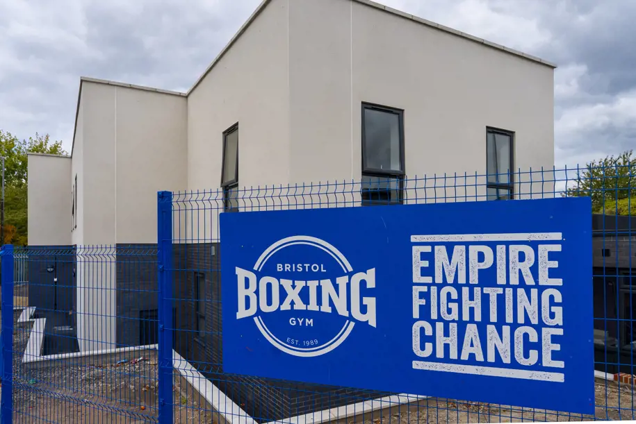 LEISURE EMPIRE FIGHTING CHANCE Bristol Sep25dsc05593